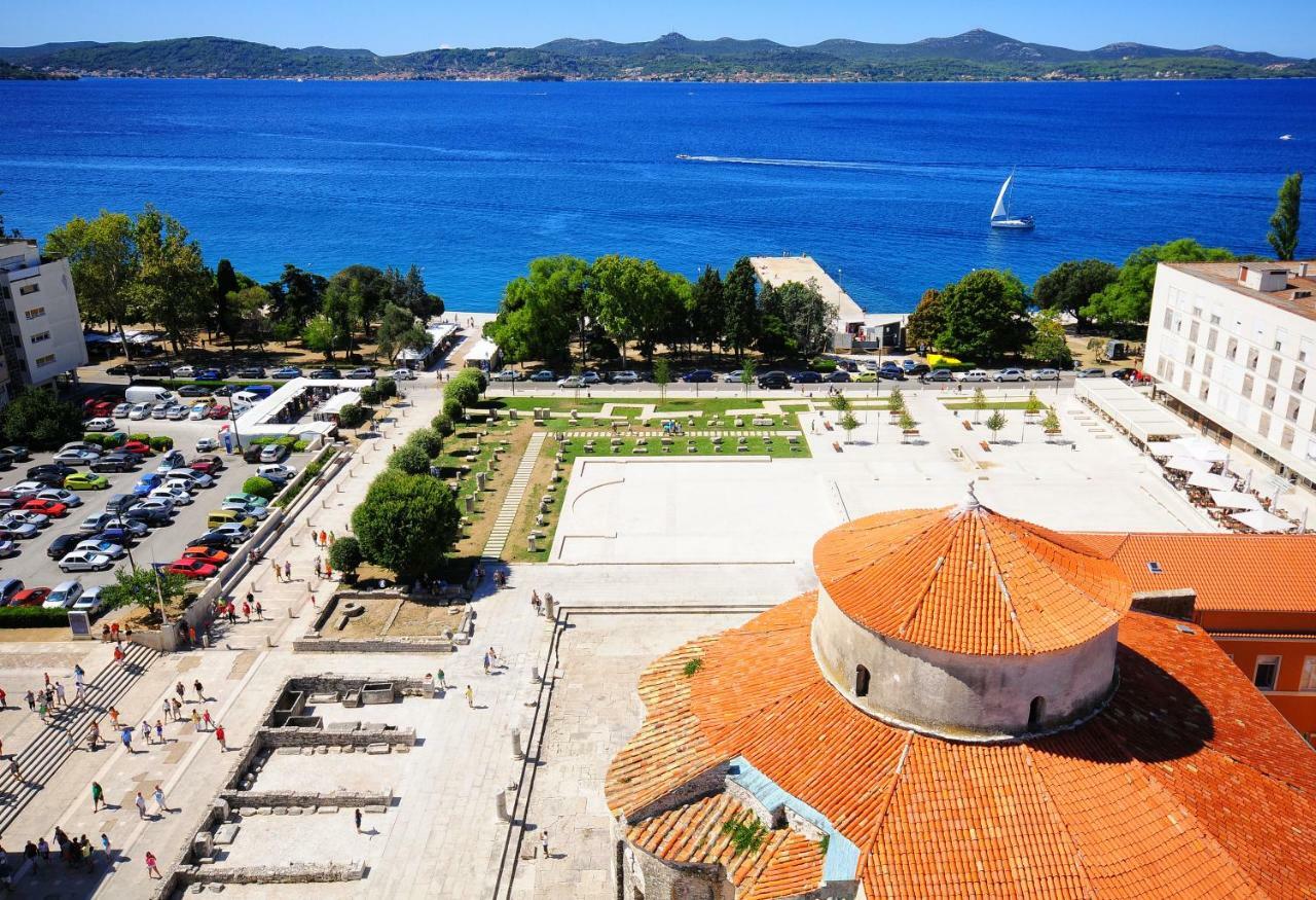 Gallery Rooms With Parking Zadar Extérieur photo