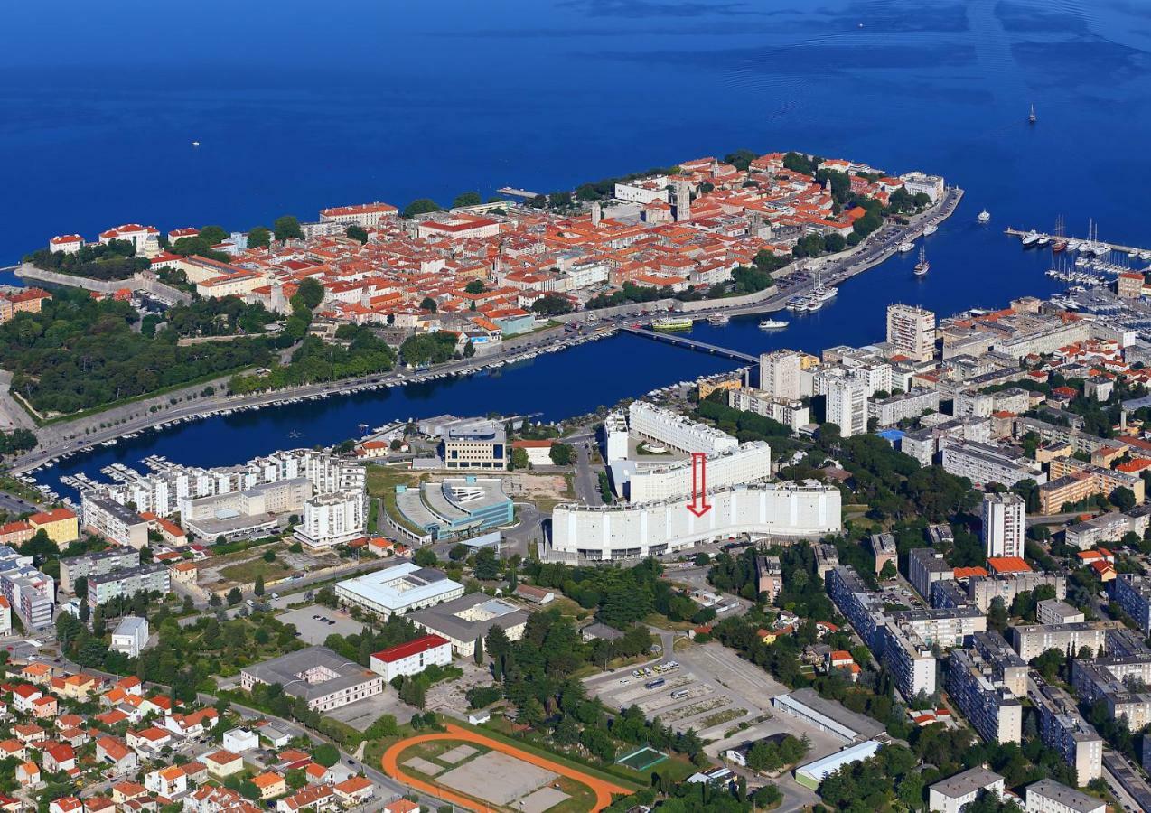 Gallery Rooms With Parking Zadar Extérieur photo